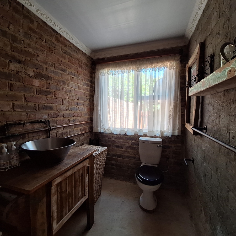 5 Bedroom Property for Sale in Frankfort Free State